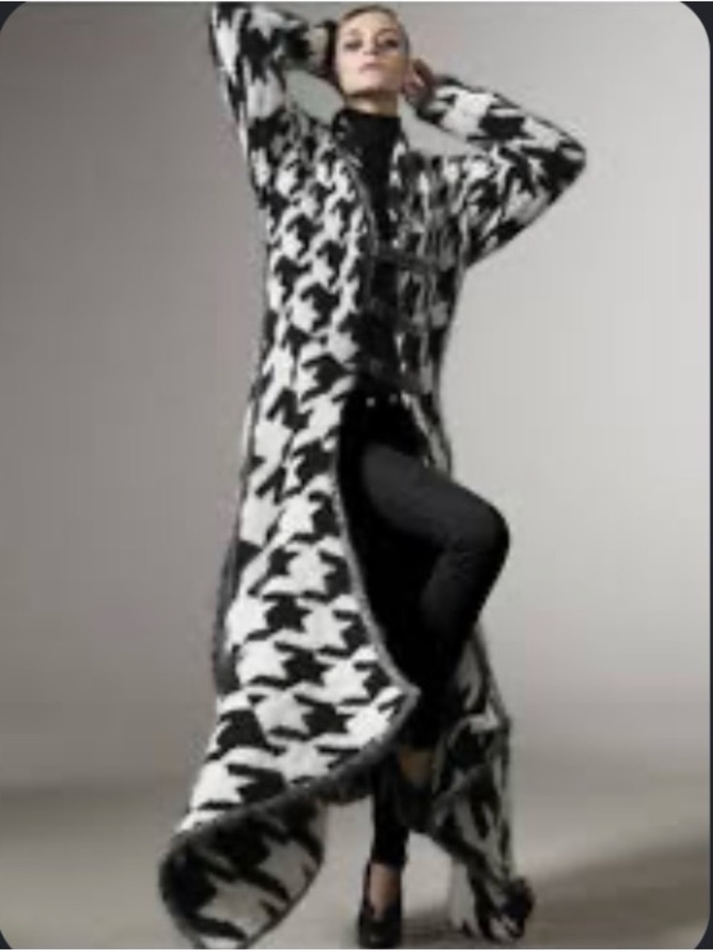 AKIRA Black & White Houndstooth Toggle Cardigan size S/M